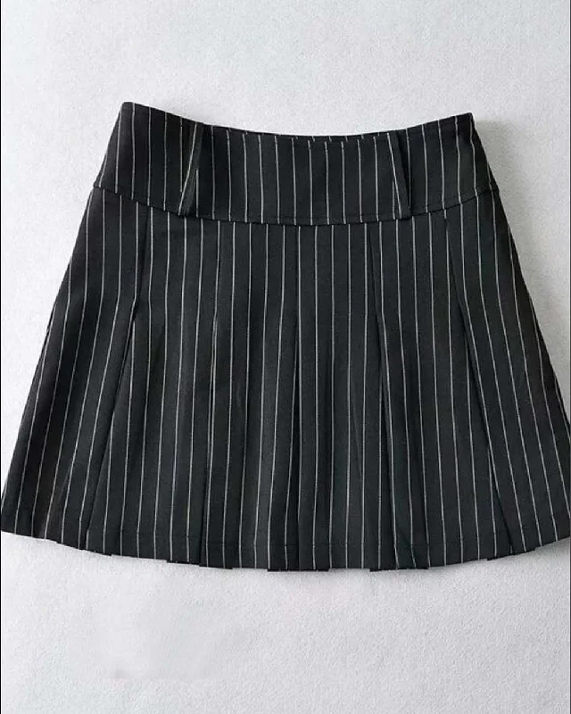 two-piece-set-of-qutie-vertical-striped-waistcoat-pleated-skirt