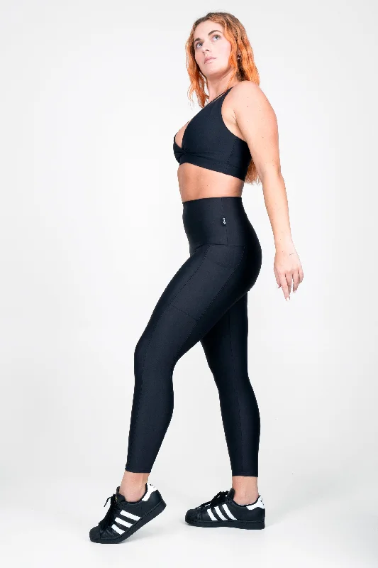 black-performance-panel-pocket-extra-high-waisted-7-8-leggings