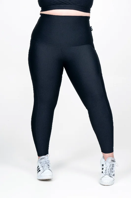 black-performance-panel-pocket-extra-high-waisted-7-8-leggings