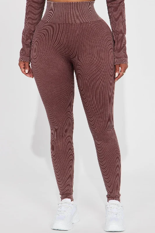 challenge-accepted-washed-seamless-active-legging-brown