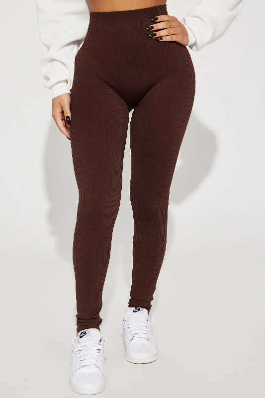 reyna-ribbed-seamless-legging-chocolate