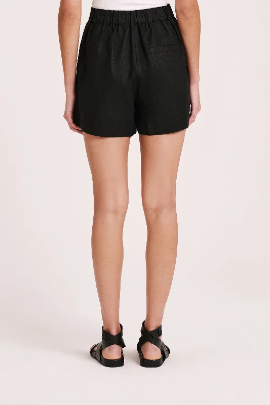 thilda-tailored-short-black